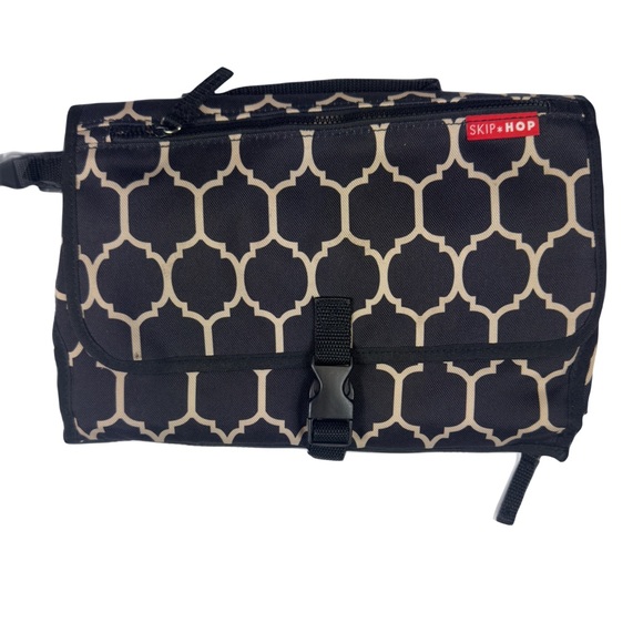 Skip Hop Handbags - Skip Hop Travel Diaper Changing Pad Station & Bag Unisex black & tan